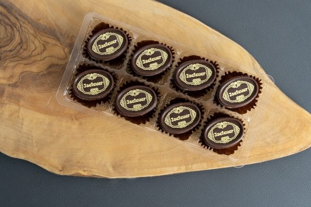 8 Isefeuer Zartbitter Trueffel Mit Calvados Und Chili - Die Ise Schokoladenmanufaktur