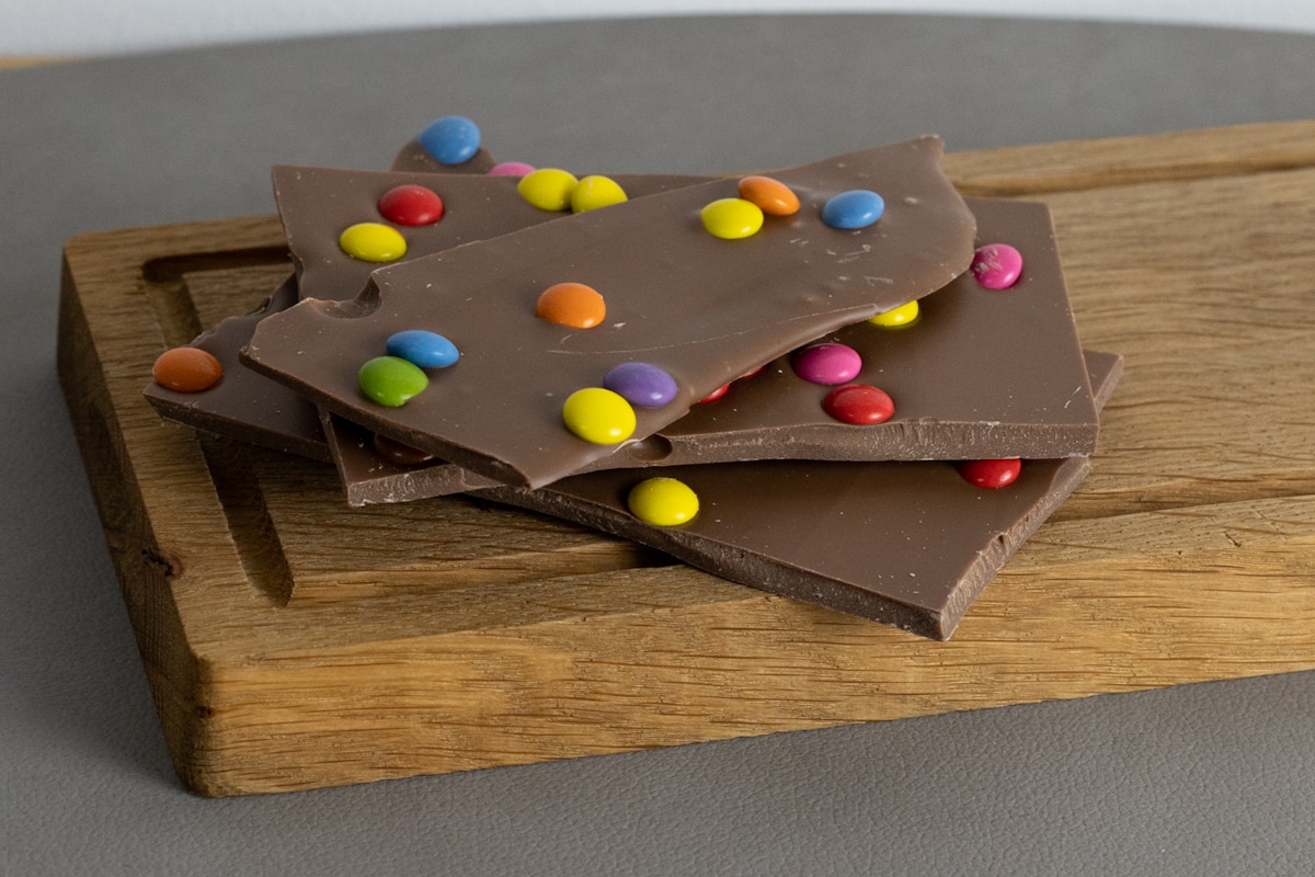 Vollmilch Bruchschokolade Smarties - Die Ise Schokoladenmanufaktur
