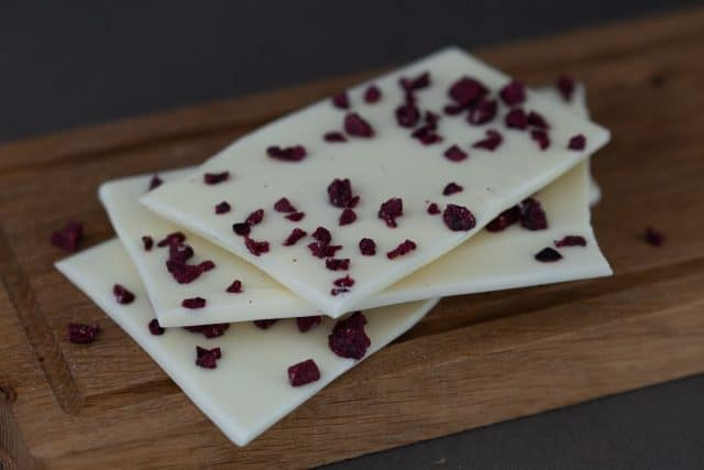 die ise bruchschokolade Johannisbeere